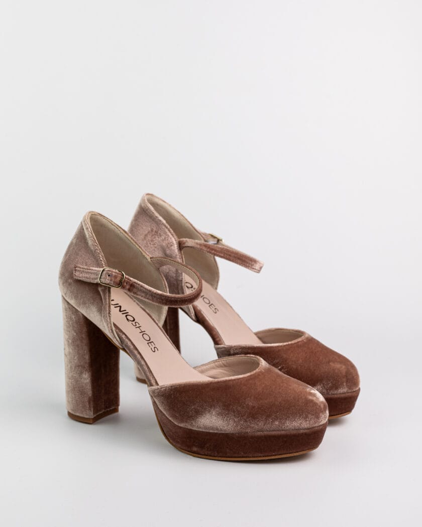 Zapatos elegantes mujer Maxi Chicago en terciopelo color arcilla con tacón de 10 cm, diseño sofisticado y cómodo para bodas y eventos especiales