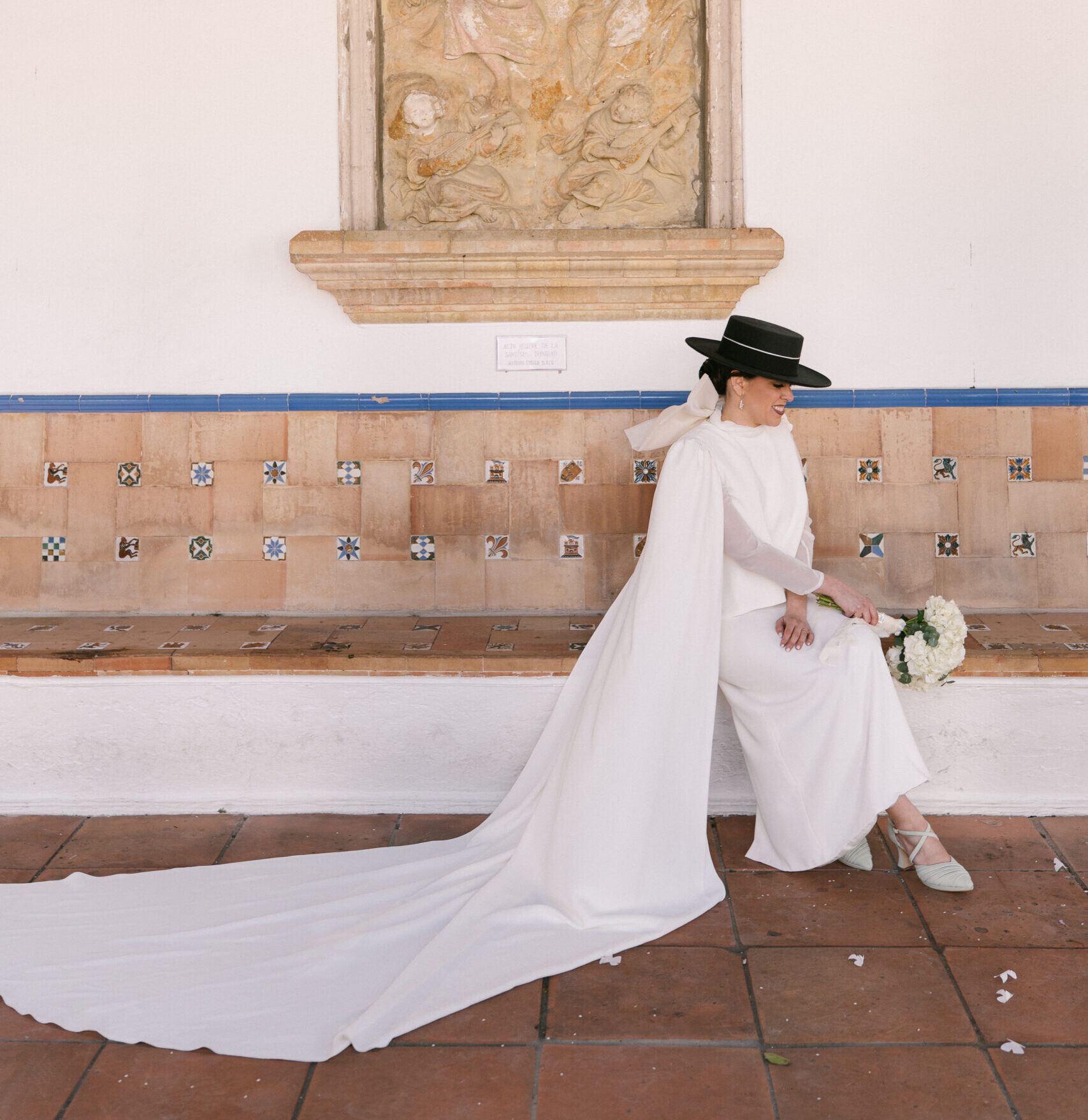 Zapatos de novia verdes con tiras plisadas y tacón medio, modelo Salón María UNIQSHOES