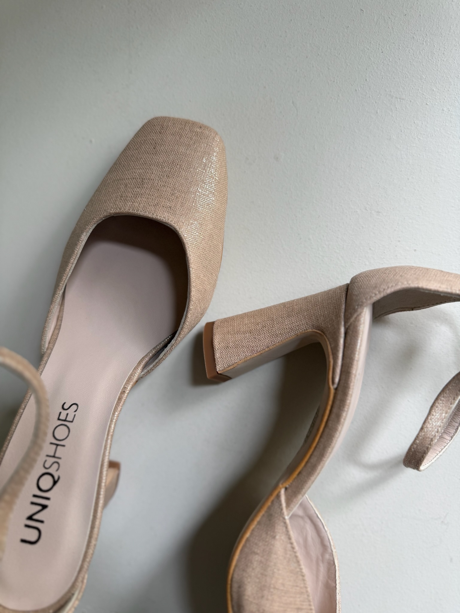 Zapatos de Novia Dorados Tacón 6cm | Salón Punta Cuadrada - UNIQSHOES 6 Zapatos de Novia Dorados Tacón 6cm | Salón Punta Cuadrada