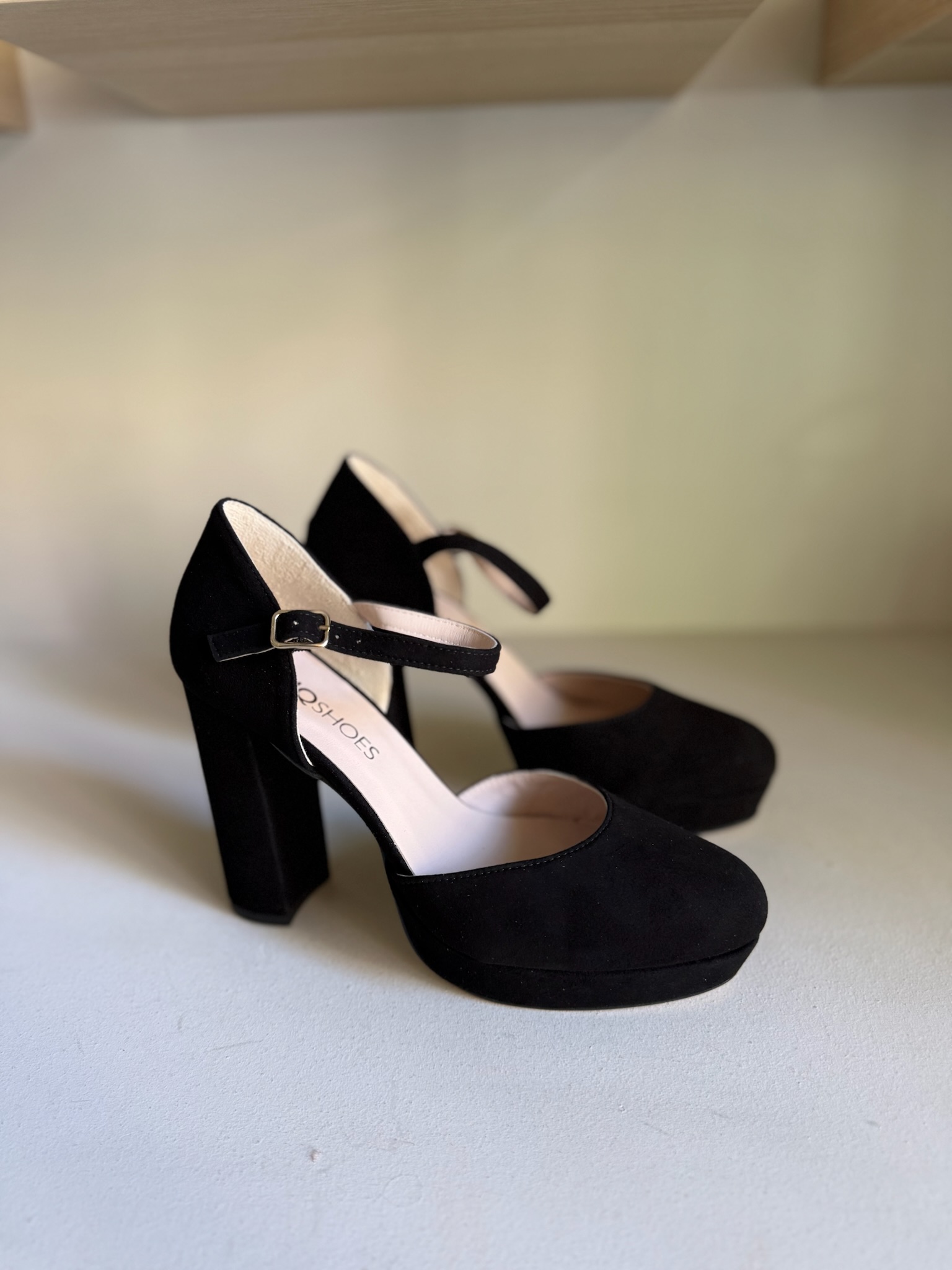 Zapato negro con plataforma y tacón ancho 3 Zapato negro con plataforma y tacón ancho