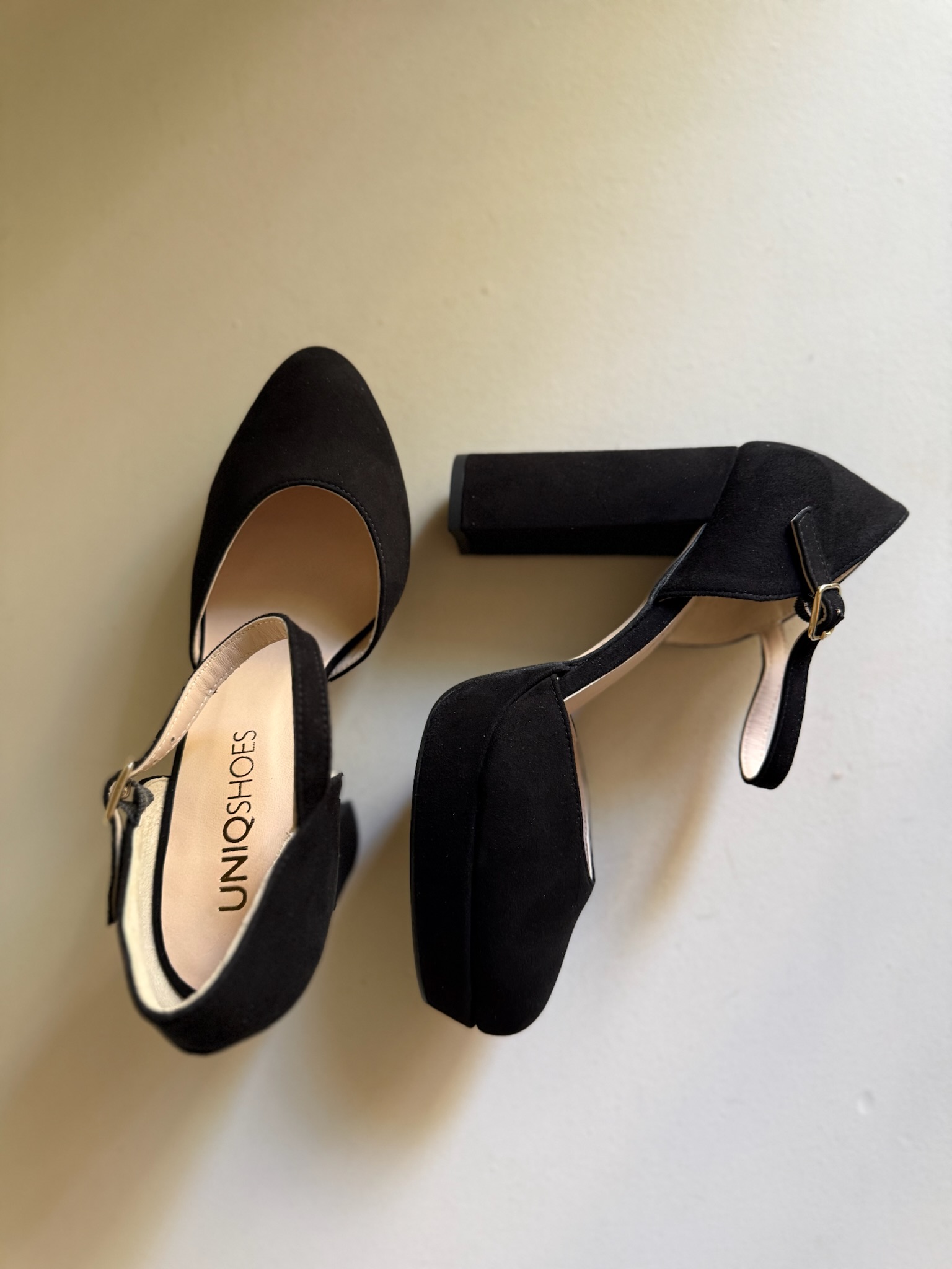 Zapato negro con plataforma y tacón ancho 4 Zapato negro con plataforma y tacón ancho