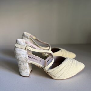 Zapato mantequilla con cintas cruzadas y plataforma