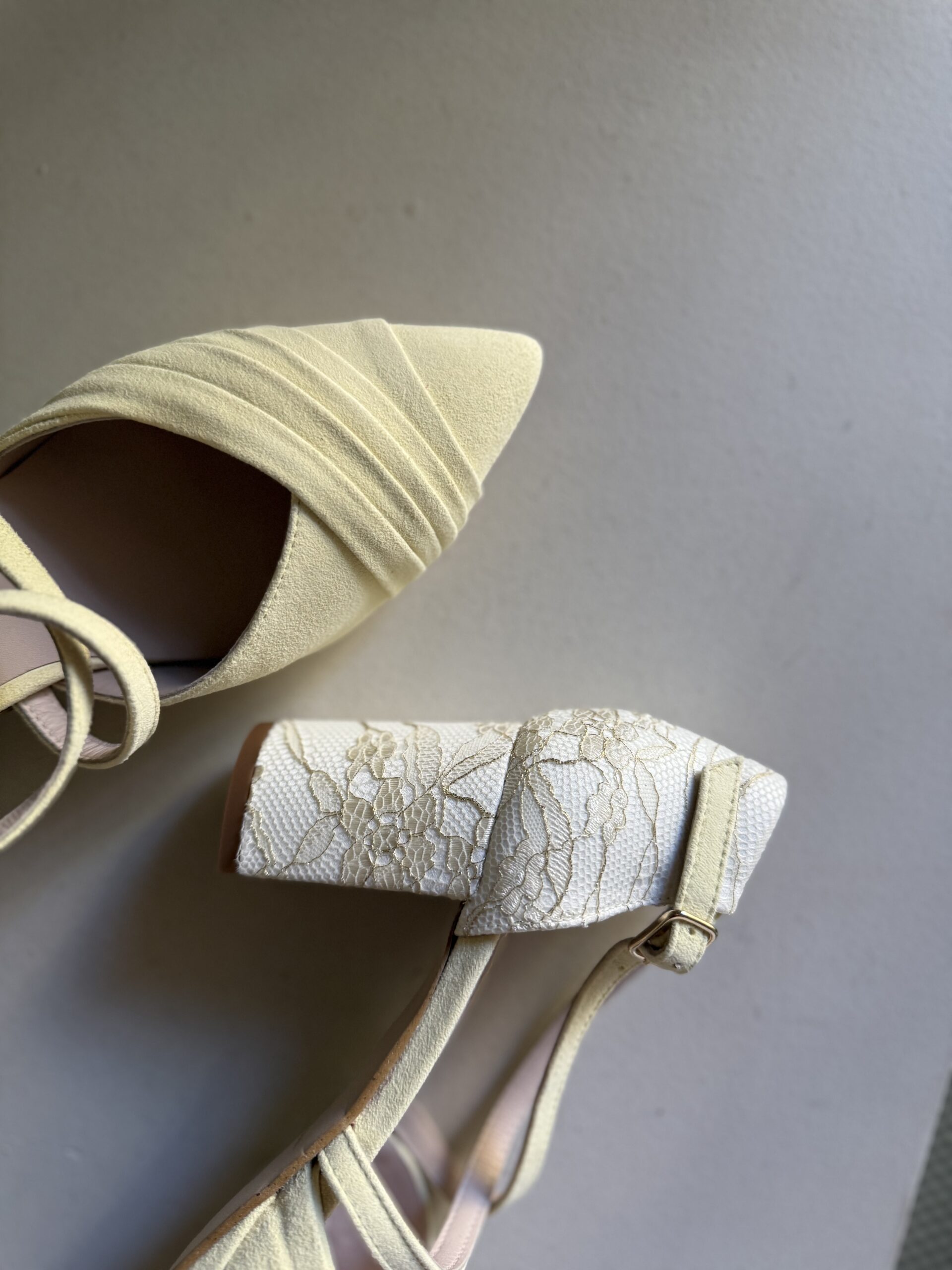 Zapato mantequilla con cintas cruzadas y plataforma 2 Zapato mantequilla con cintas cruzadas y plataforma