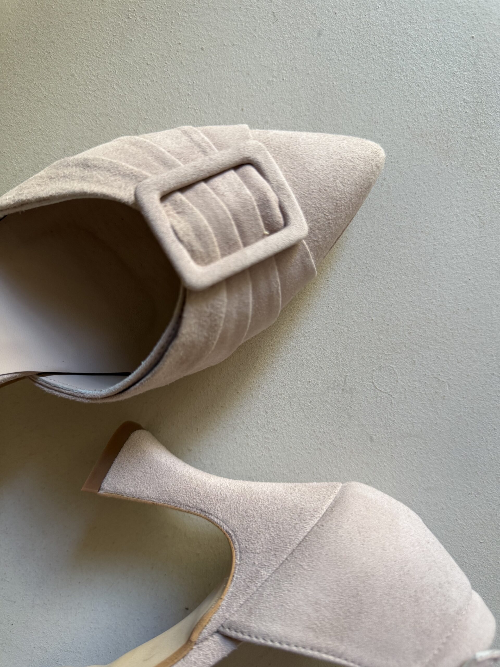 Zapato de ante nude con detalle hebilla 5 Zapato de ante nude con detalle hebilla