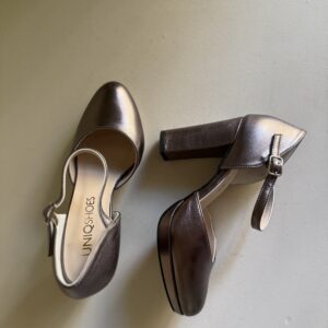 Zapato en acero de 10cm con plataforma