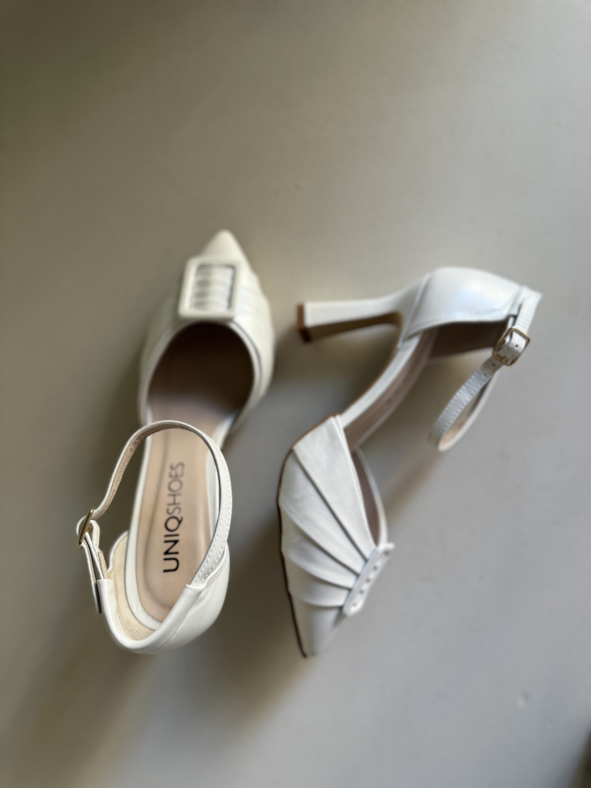 Zapato blanco al tobillo con hebilla 3 Zapato blanco al tobillo con hebilla