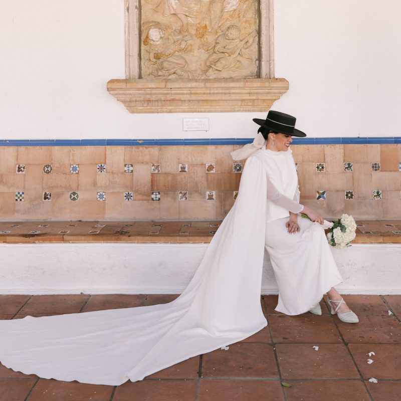 Zapatos de novia verdes con tiras plisadas y tacón medio, modelo Salón María UNIQSHOES