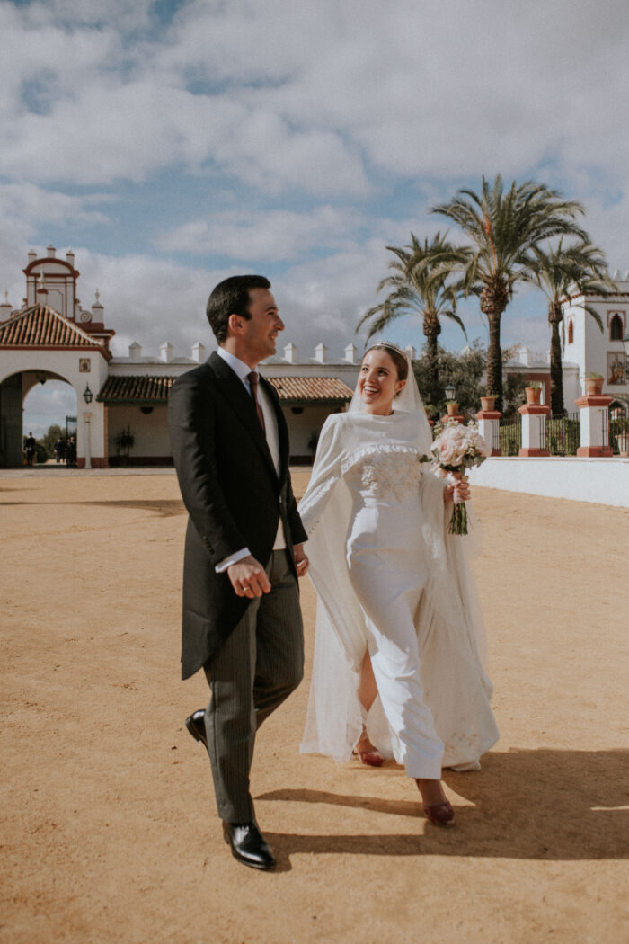 La magia de las capas en el vestido de novia de Marta 4 image2 3 La magia de las capas en el vestido de novia de Marta